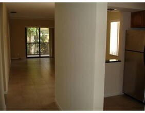 330 SE 19th Ave in Deerfield Beach, FL - Building Photo - Building Photo