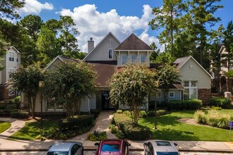 Lodge at Spring Shadow in Houston, TX - Building Photo - Building Photo