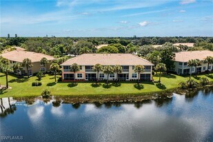2325 Carrington Ct in Naples, FL - Building Photo