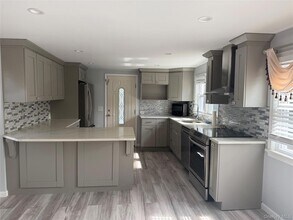 10 Hillside Terrace in Amawalk, NY - Foto de edificio - Building Photo