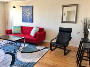 500 Peralta Ave, Unit 500 in San Francisco, CA - Foto de edificio - Building Photo