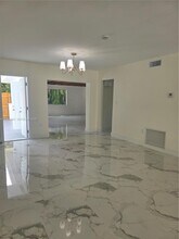 443 NW 23rd Pl in Miami, FL - Building Photo - Building Photo