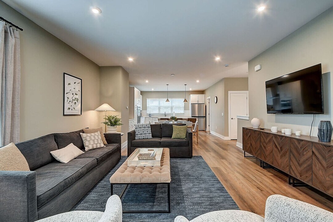 1326 Colere Pl in Indianapolis, IN - Foto de edificio