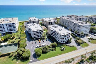 3200 S Ocean Blvd in Palm Beach, FL - Building Photo