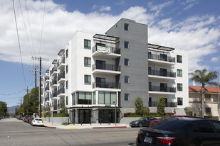 Roscoe 57 in Panorama City, CA - Building Photo