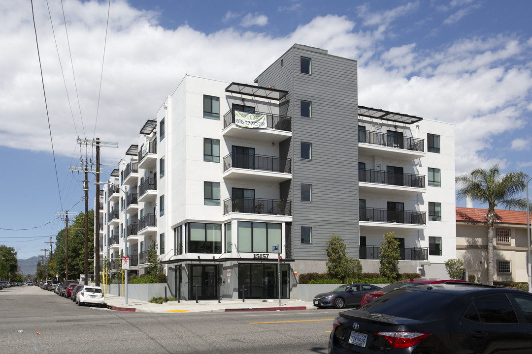 Roscoe 57 in Panorama City, CA - Building Photo