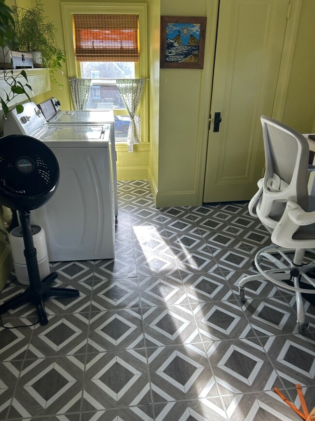 604 1/2 Clinton Ave, Unit 12 in Morgantown, WV - Building Photo - Building Photo