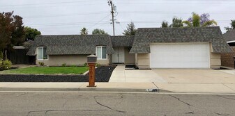 202 Larkspur Dr in Santa Maria, CA - Building Photo