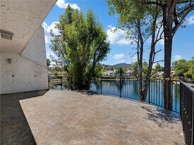 23324 Park Sorrento in Calabasas, CA - Building Photo