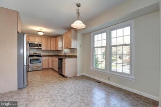 6 Campbell Ct in Kensington, MD - Building Photo - Building Photo
