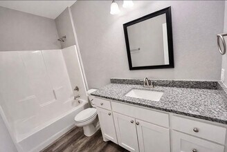 2109 Bluebonnet Ave in Denison, TX - Foto de edificio - Building Photo