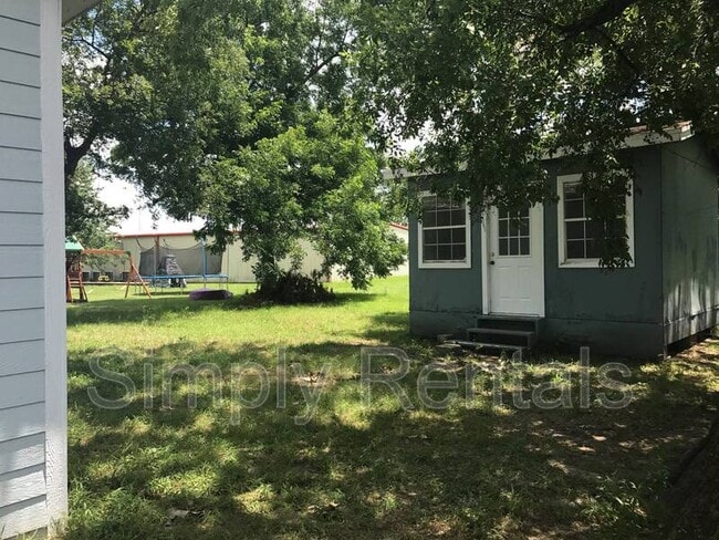 216 Main St in Lone Oak, TX - Building Photo - Building Photo