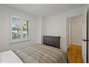129 Chicago Ave N in Wayzata, MN - Building Photo - Building Photo