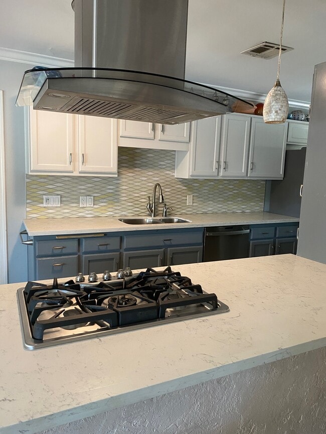 5187 Alumni Pl in San Diego, CA - Building Photo - Building Photo