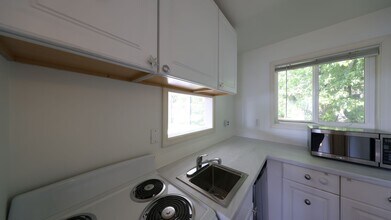 2223 Madrona Way in Coupeville, WA - Building Photo - Building Photo