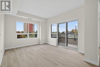 3260 Sheppard Ave E in Toronto, ON - Building Photo - Building Photo