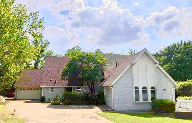 property at 3908 E 60th Pl