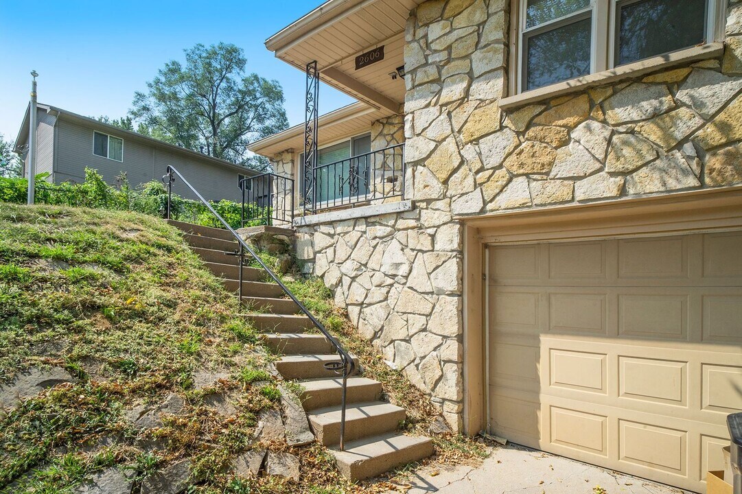 2606 N 70th St in Omaha, NE - Building Photo