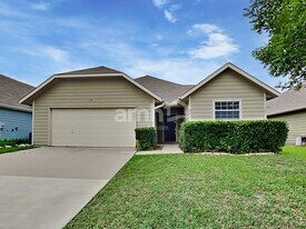 2301 Arrowhead Dr in Denton, TX - Building Photo