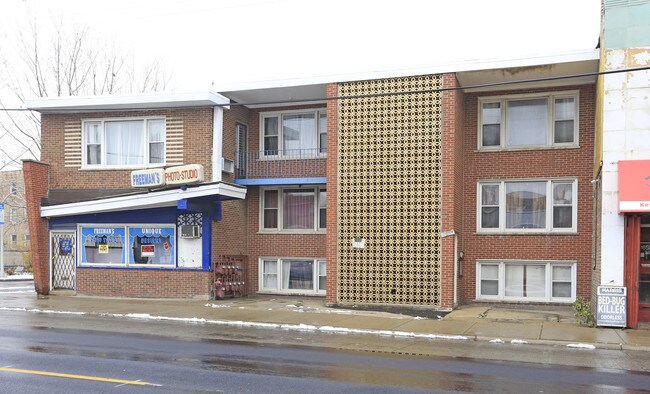 Retail Salon and 8-unit Multi-Family Building in Chicago, IL - Building Photo - Building Photo