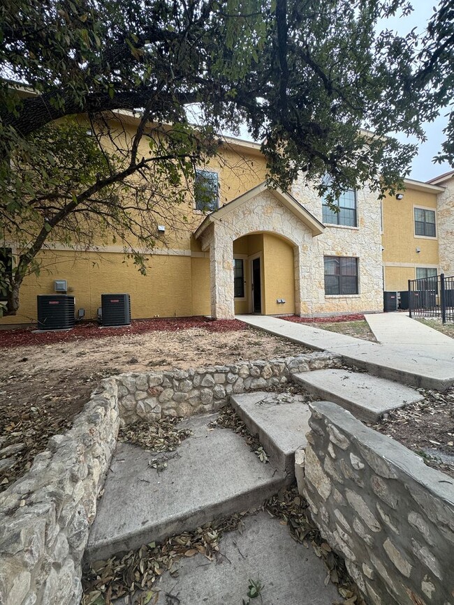 6160 Eckhert Rd in San Antonio, TX - Building Photo - Building Photo