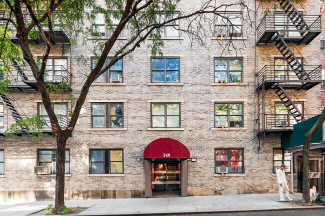 340 E 63rd St in New York, NY - Foto de edificio - Building Photo