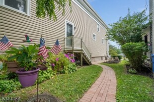 271 Quakertown Rd in Pittstown, NJ - Building Photo