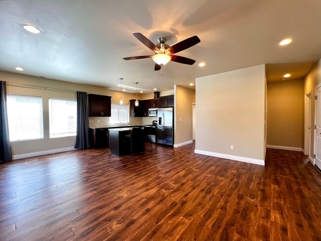 property at 606 S 81st Pl