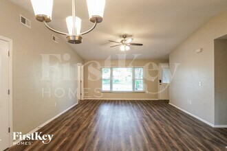 3017 Vista Palm Dr in Edgewater, FL - Foto de edificio - Building Photo