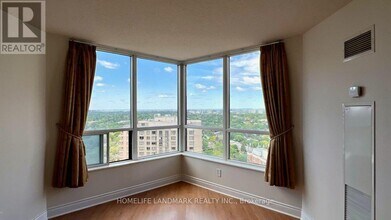 10-2510 Northtown Way in Toronto, ON - Building Photo - Building Photo
