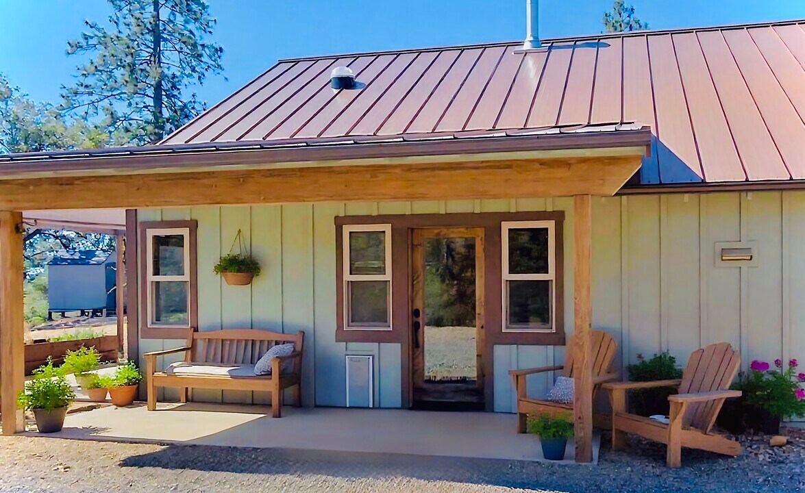 5333 Wilderness View Dr in Mariposa, CA - Building Photo