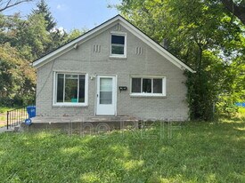 3251 Spruce St in Inkster, MI - Building Photo