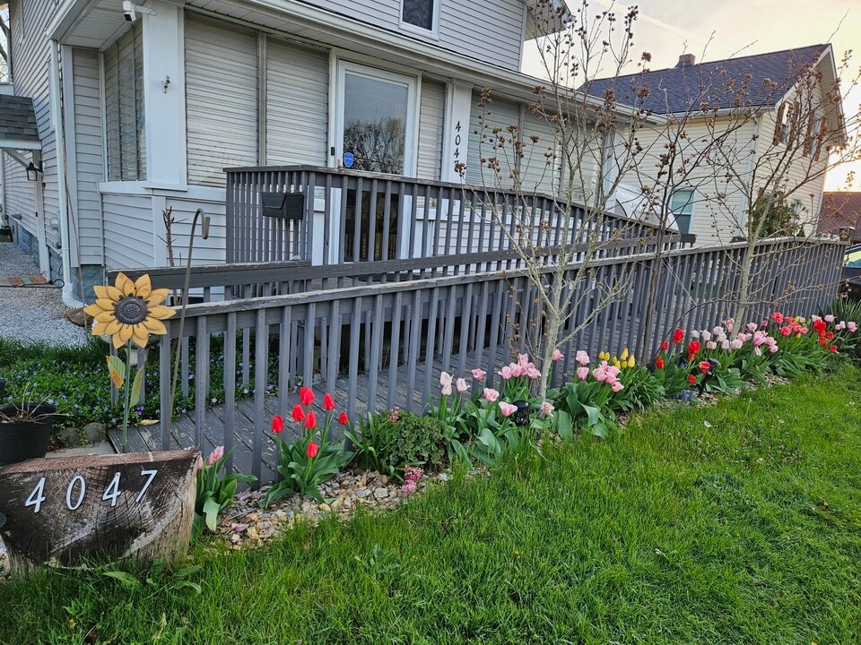 4047 Mogadore Rd in Mogadore, OH - Foto de edificio