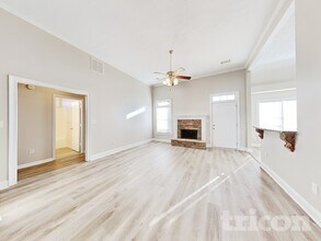 160 Wisteria Way, Unit 500-301 in Covington, GA - Foto de edificio - Building Photo