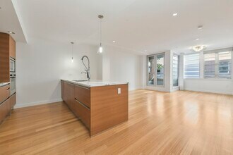 7 Warren Ave in Boston, MA - Building Photo - Building Photo