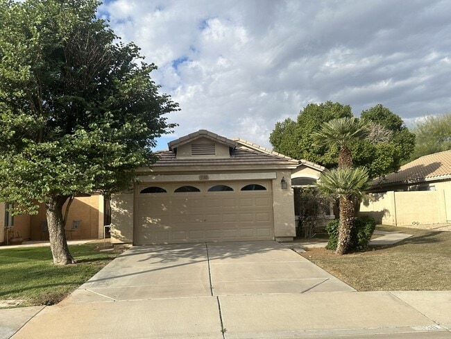 1130 N Martingale Rd in Gilbert, AZ - Building Photo - Building Photo