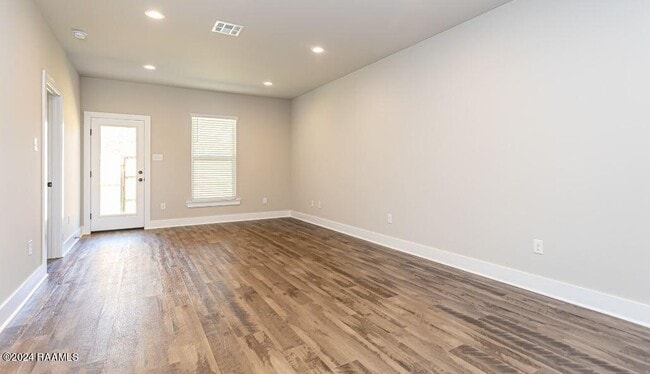 101 Foster Grove Drive in Youngsville, LA - Building Photo - Building Photo