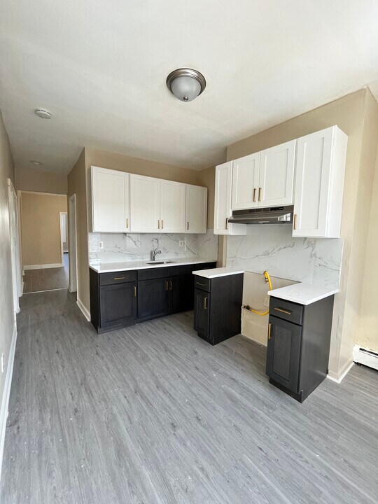 155 Bidwell Ave, Unit 2 in Jersey City, NJ - Building Photo