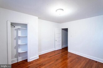 2306 E Cambria St in Philadelphia, PA - Foto de edificio - Building Photo