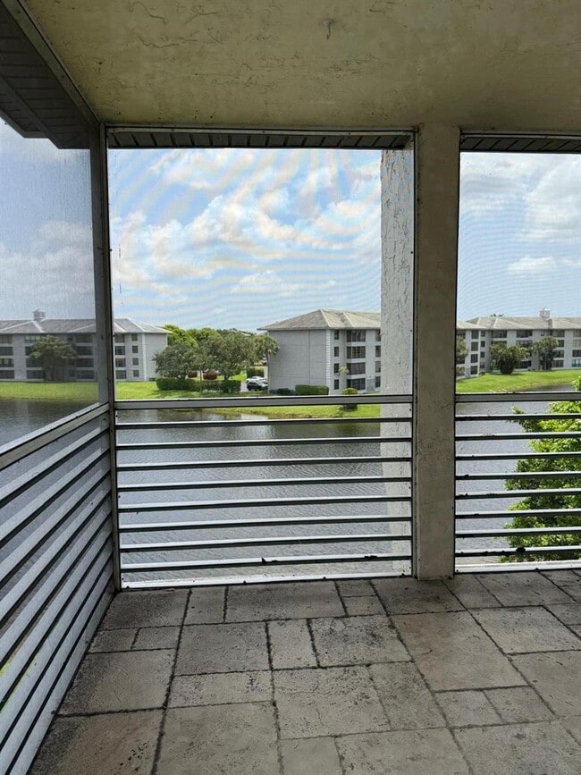 9420 Poinciana Pl, Unit #416