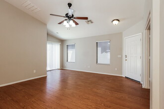 410 E Daniella Dr in San Tan Valley, AZ - Building Photo - Building Photo