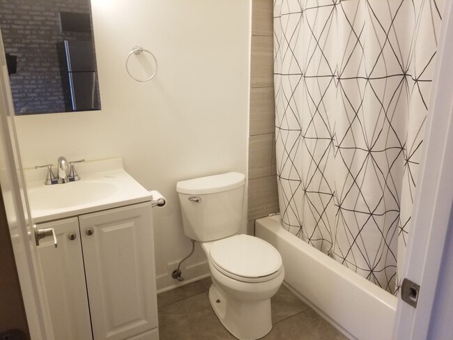 3550 W Lawrence Ave in Chicago, IL - Building Photo - Building Photo