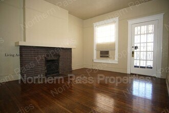 1421 Wyoming Ave in El Paso, TX - Foto de edificio - Building Photo