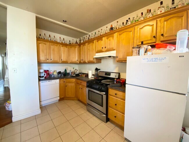 55 Hillside St, Unit 2 in Boston, MA - Building Photo - Building Photo