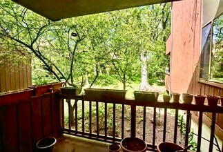 475 Teal Plaza in Secaucus, NJ - Building Photo - Building Photo