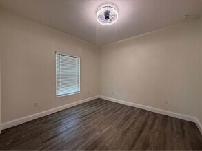 2215 Andalusia Blvd in Cape Coral, FL - Foto de edificio - Building Photo