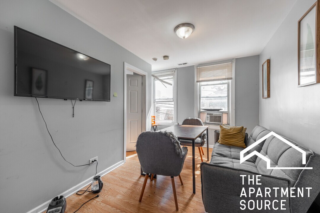 3614 W George St in Chicago, IL - Building Photo