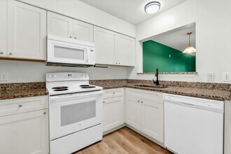4276 Calinda Ln in Niceville, FL - Building Photo - Building Photo