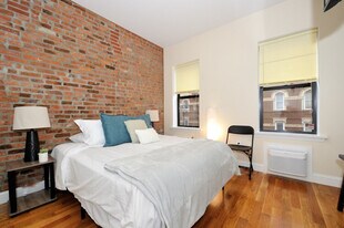 137 MacDougal St in New York, NY - Building Photo