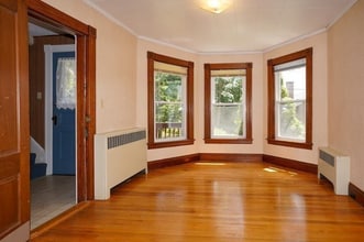 17 Leland Ave in Grafton, MA - Building Photo - Building Photo